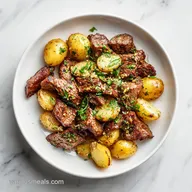 Garlic Butter Steak Bites with Potatoes for 4 Servings